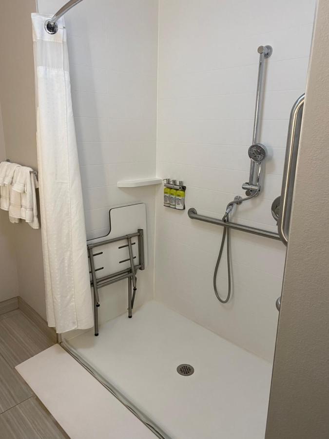 Express & Atlanta Airport Ne - By Ihg Hotel
