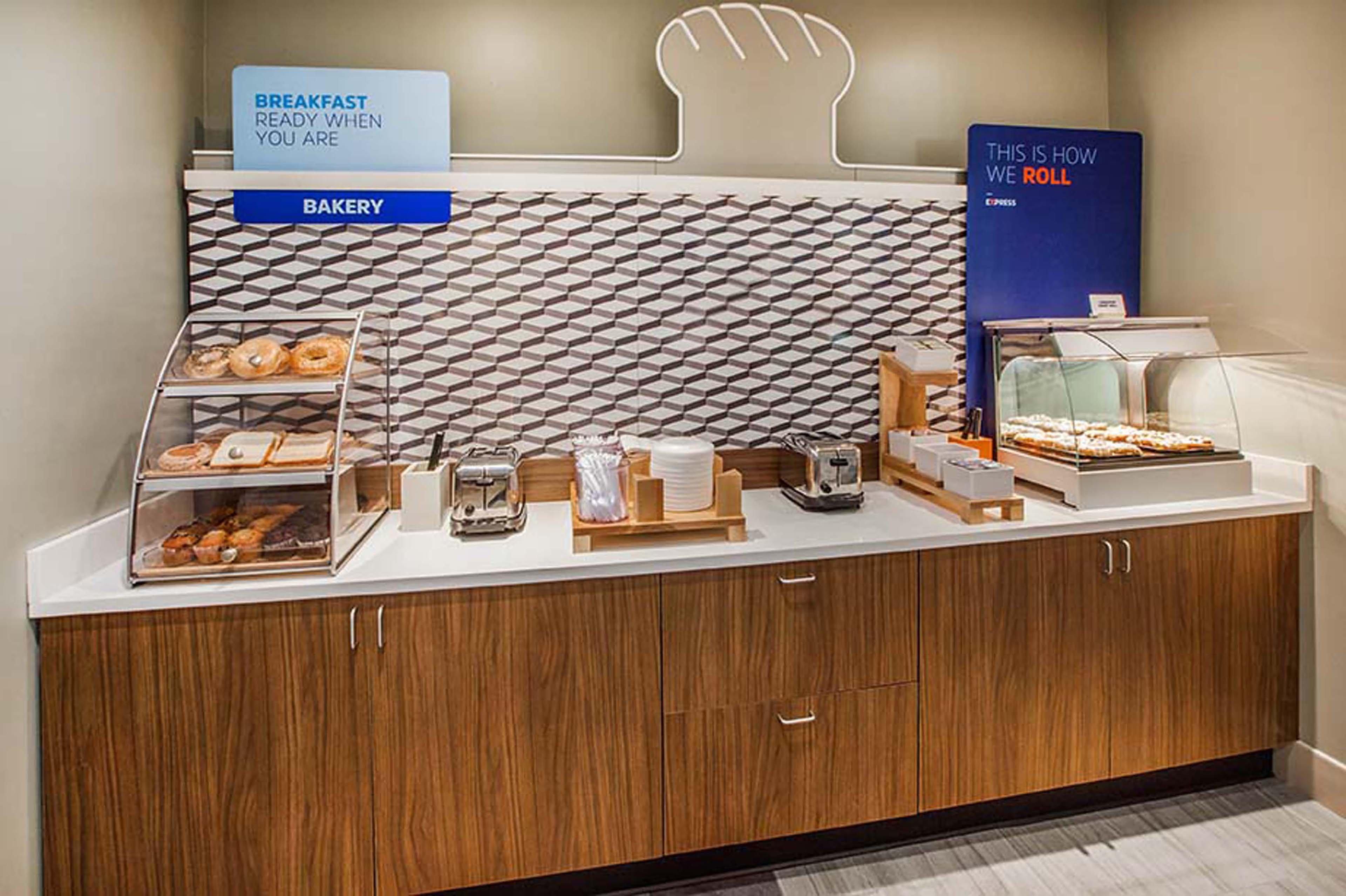 Express & Atlanta Airport Ne - By Ihg Hotel Hapeville