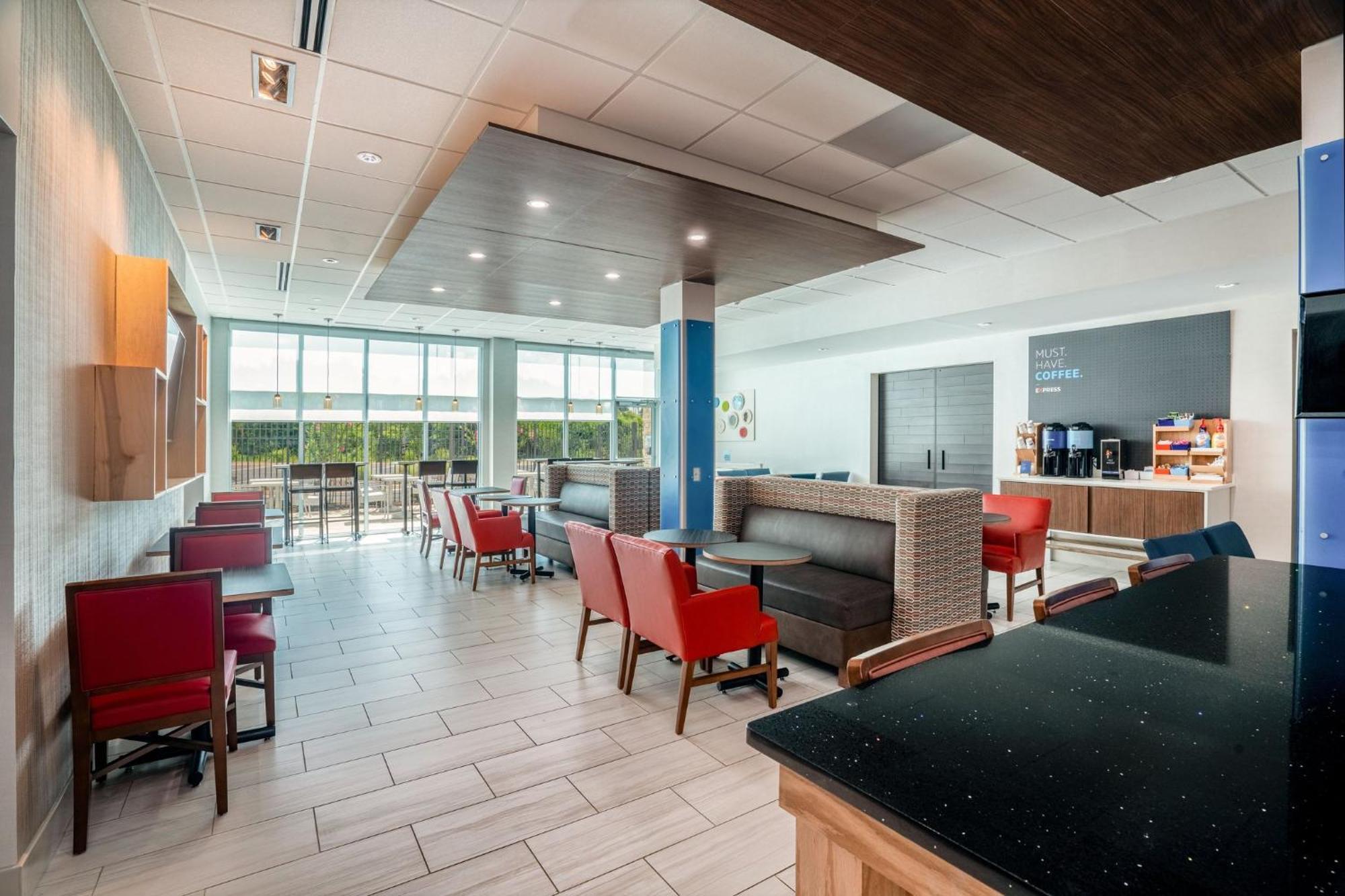 Hotel Express & Atlanta Airport Ne - By Ihg